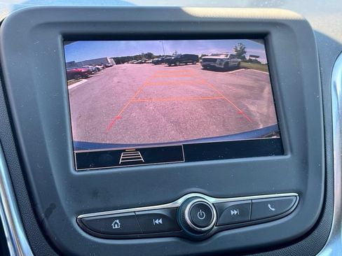 Used 2024 Chevrolet Equinox LS FWD image 15