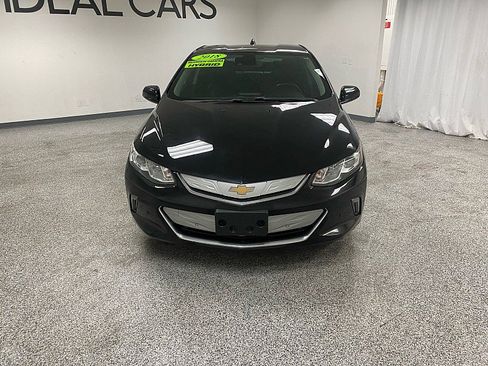 Used 2018 Chevrolet Volt Premier w/ Driver Confidence Package image 2