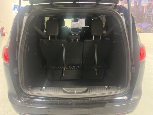 New 2025 Chrysler Voyager LX image 24