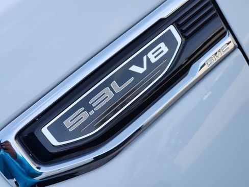 Used 2023 GMC Sierra 1500 SLT w/ SLT Premium Package image 9