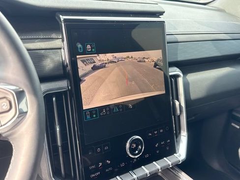 Used 2026 GMC Acadia Elevation w/ Elevation Premium Package FWD image 24