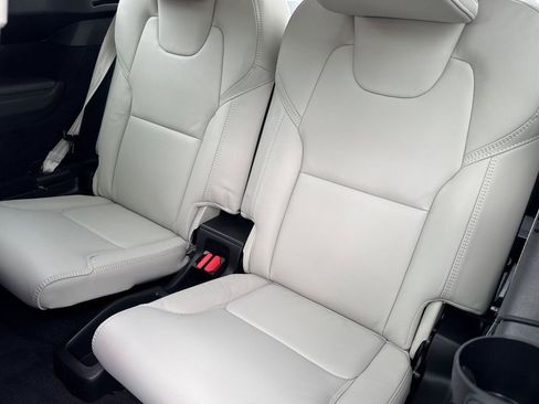Certified 2026 Volvo XC90 T8 Ultra w/ Lounge Package AWD/4WD image 16