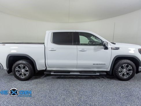 Used 2023 GMC Sierra 1500 SLE AWD/4WD image 8