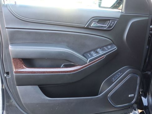 Used 2019 GMC Yukon XL SLT image 9