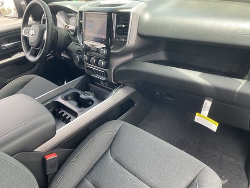 New 2026 RAM 1500 Express AWD/4WD image 9