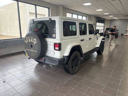 Used 2023 Jeep Wrangler Unlimited Sahara AWD/4WD image 3