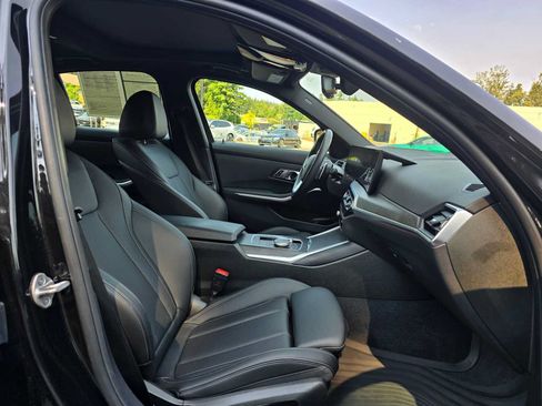 Used 2023 BMW 330i xDrive Sedan w/ Premium Package AWD/4WD image 11