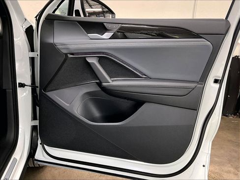 New 2026 Volkswagen Tiguan SEL R-Line AWD/4WD image 30