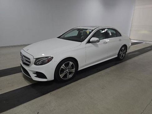 Used 2017 Mercedes-Benz E 300 4MATIC image 1