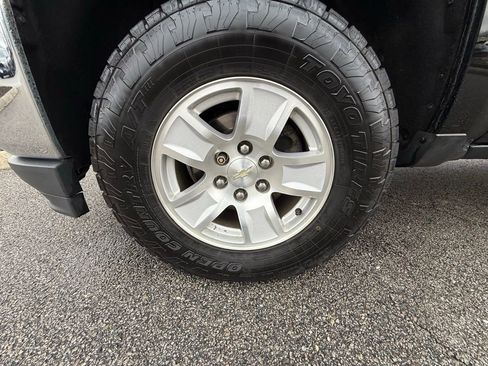 Used 2018 Chevrolet Silverado 1500 LT w/ All Star Edition image 32