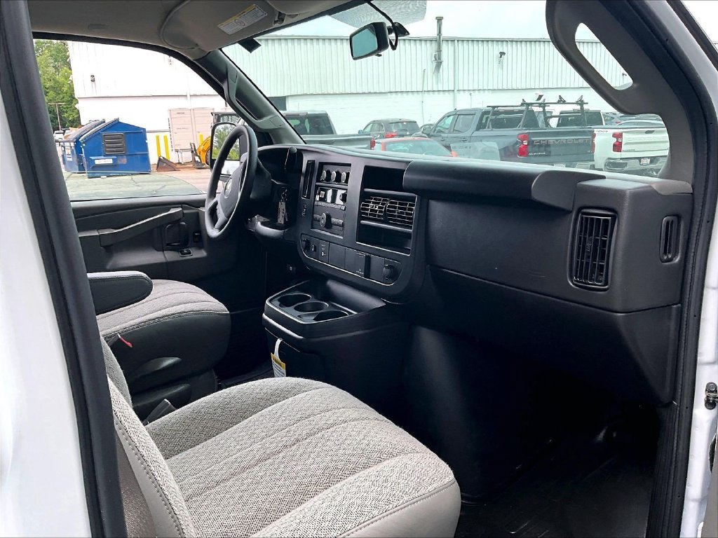 New 2026 Chevrolet Express 2500 w/ Enhanced Convenience Package RWD image 10