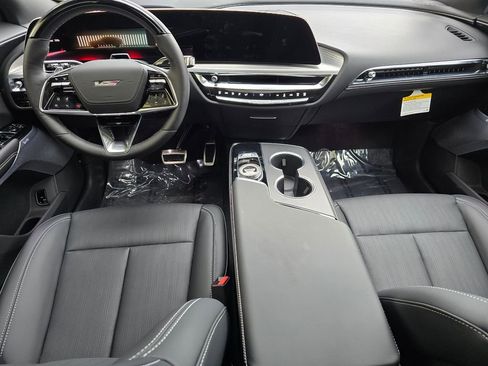 New 2026 Cadillac Lyriq V image 18