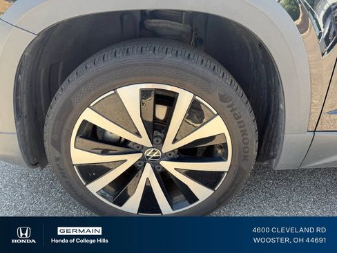 Used 2024 Volkswagen Taos SE FWD image 11
