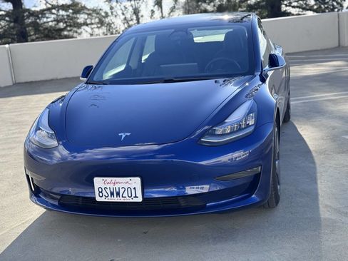 Used 2020 Tesla Model 3 Standard Range Plus image 2