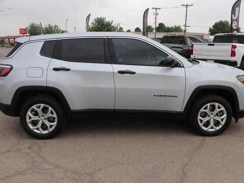 Used 2024 Jeep Compass Sport AWD/4WD image 8