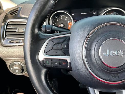 Used 2018 Jeep Compass Limited AWD/4WD image 12