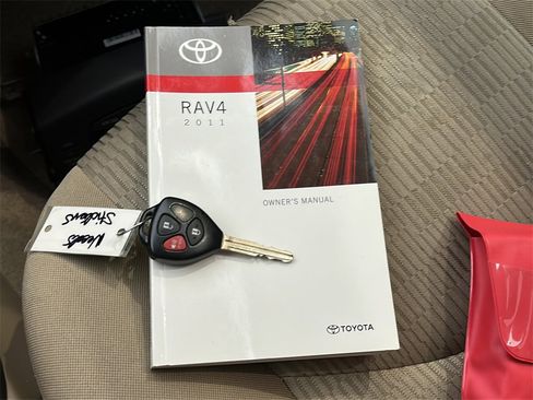 Used 2011 Toyota RAV4 4WD image 21