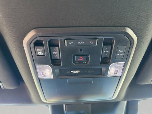 Used 2024 Toyota Tundra Platinum image 33