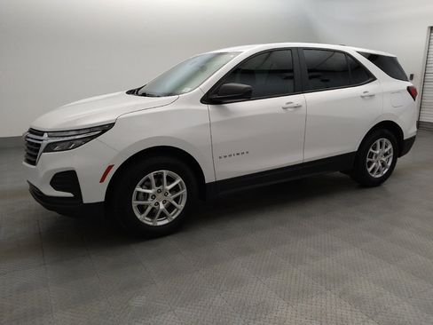 Used 2024 Chevrolet Equinox LS w/ Driver Confidence II Package FWD image 2