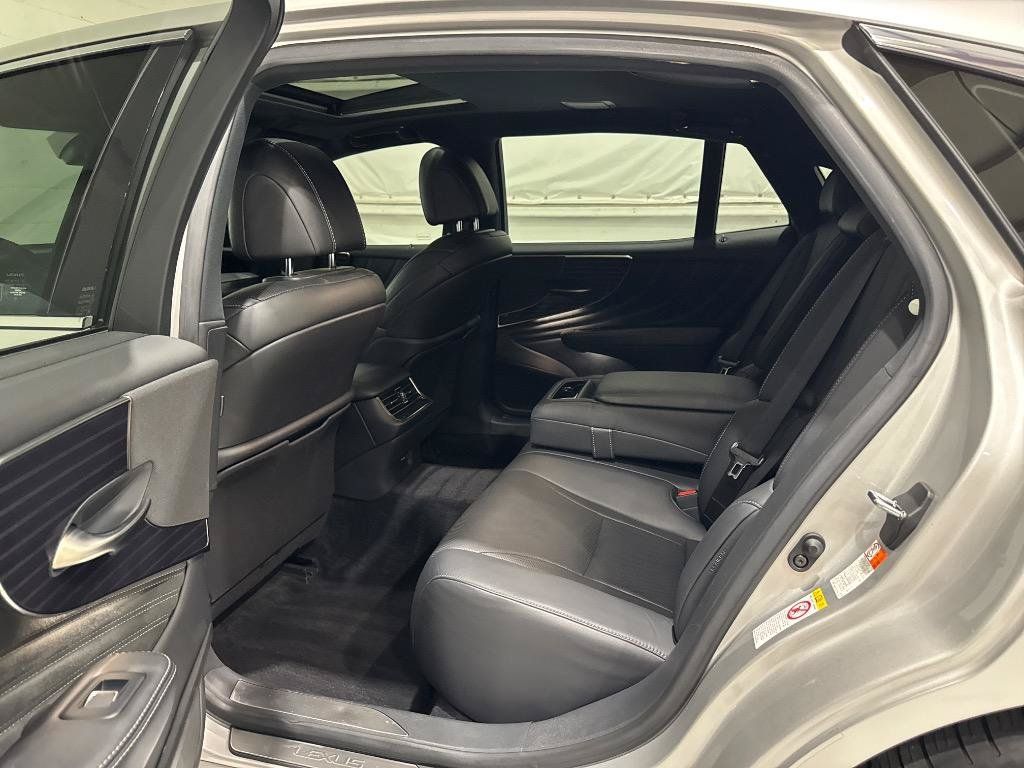 Used 2018 Lexus LS 500 w/ Accessory Package (Z1) RWD image 74