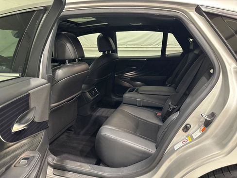 Used 2018 Lexus LS 500 w/ Accessory Package (Z1) RWD image 74