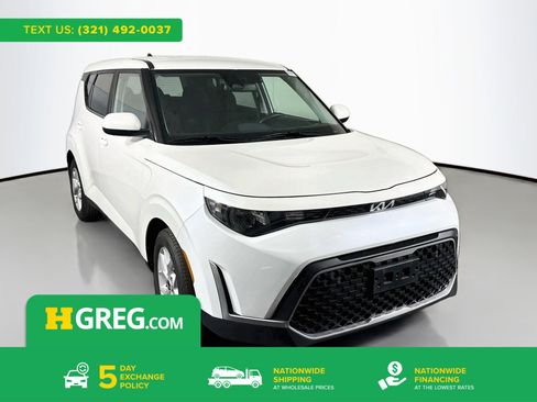 Used 2023 Kia Soul LX w/ LX Technology Package FWD image 1