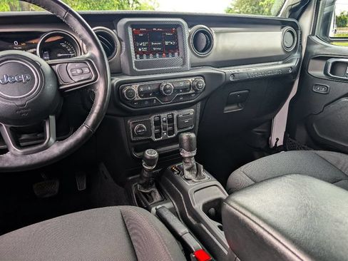 Used 2023 Jeep Wrangler Unlimited w/ Cold Weather Group AWD/4WD image 28