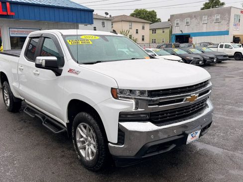 Used 2021 Chevrolet Silverado 1500 LT w/ Z71 Off-Road Package AWD/4WD image 2