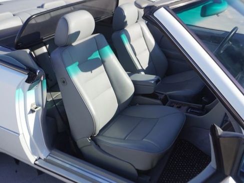 Used 1995 Mercedes-Benz E 320 Convertible image 30