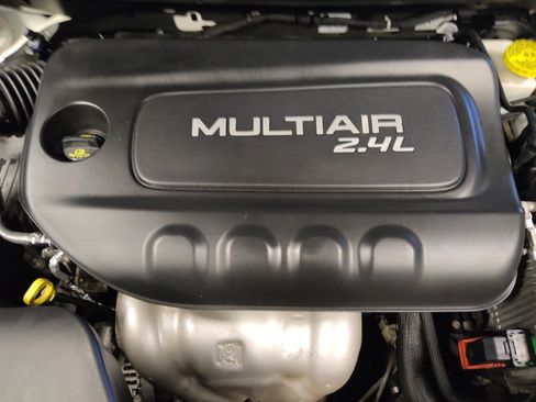 Used 2019 Jeep Cherokee Latitude w/ Popular Appearance Group image 30