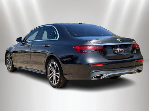 Used 2021 Mercedes-Benz E 350 4MATIC Sedan image 4