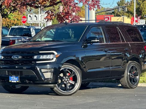 Certified 2023 Ford Expedition Limited image 1