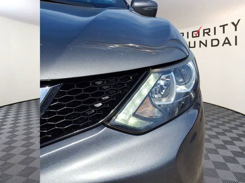 Used 2018 Nissan Rogue Sport SL image 9