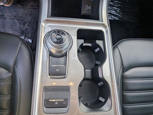 Used 2024 Ford Edge SEL image 20