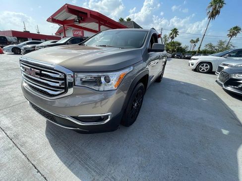 Used 2019 GMC Acadia SLT FWD image 2