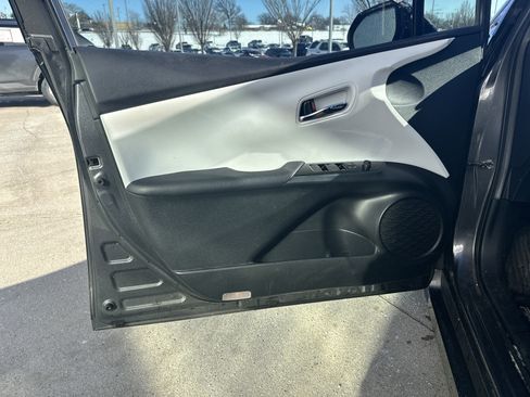 Used 2020 Toyota Prius Limited image 14