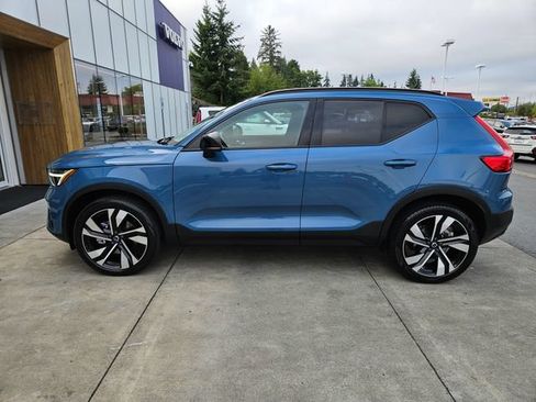 Certified 2024 Volvo XC40 B5 Plus w/ Protection Package Premier AWD/4WD image 8
