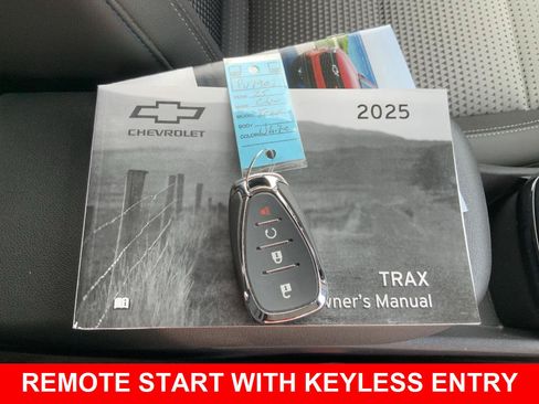 Used 2025 Chevrolet Trax LT w/ LT Convenience Package FWD image 51