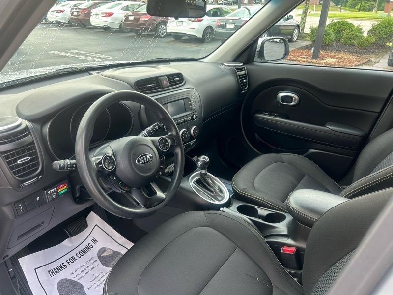 Used 2016 Kia Soul + FWD image 10