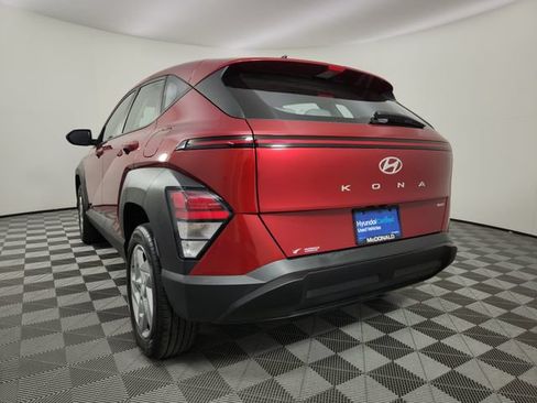 Certified 2025 Hyundai Kona SE AWD/4WD image 3
