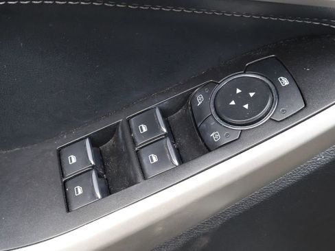 Used 2022 Ford Explorer XLT w/ Equipment Group 202A image 11