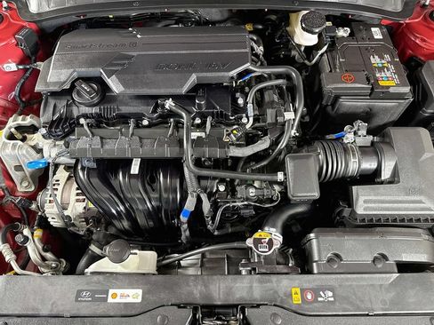 Certified 2025 Hyundai Elantra SEL FWD image 33