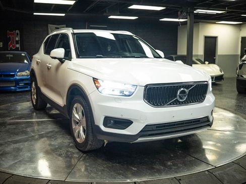 Used 2022 Volvo XC40 T5 Momentum AWD/4WD image 5