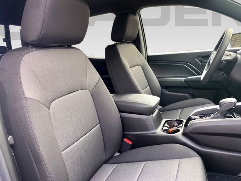 New 2025 Chevrolet Colorado W/T image 11