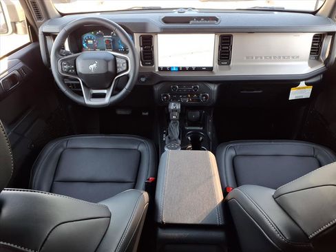 New 2025 Ford Bronco Outer Banks image 5