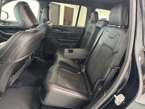 Used 2024 Jeep Grand Cherokee Altitude AWD/4WD image 23