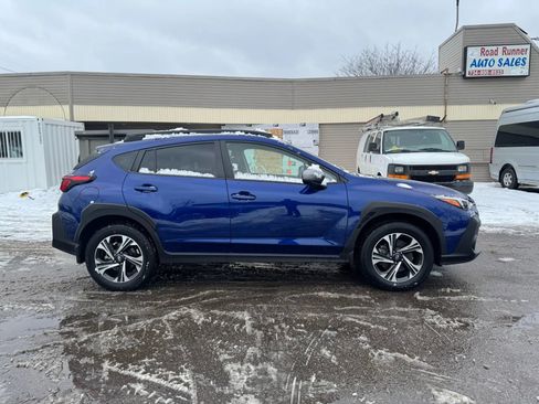 Used 2024 Subaru Crosstrek 2.0i Premium image 4