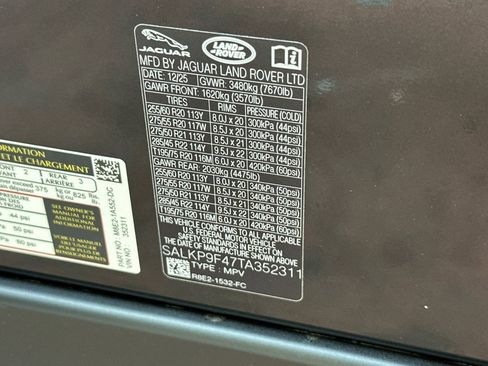 New 2026 Land Rover Range Rover SE image 30