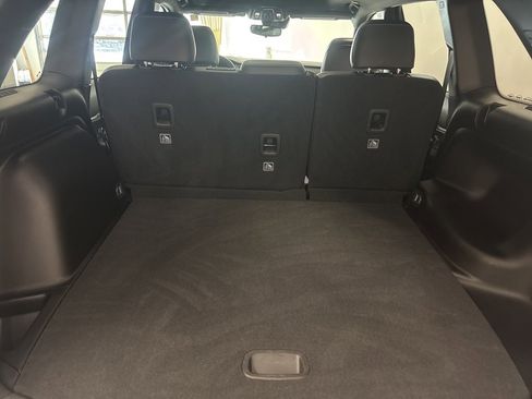 Used 2024 Jeep Grand Cherokee Limited image 10