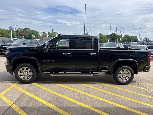 Used 2022 Chevrolet Silverado 2500 High Country w/ Z71 Off-Road Package AWD/4WD image 8